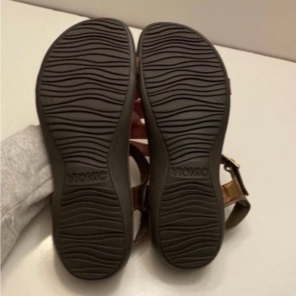 Vionic by Orthaheel Adriane Bronze T-Strap Sandals - Picture 5 of 7